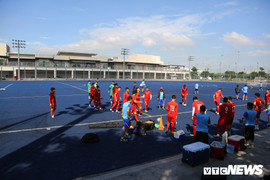 SEA Games 30: U22 Việt Nam tập trên mặt cỏ lạ ở Philippines