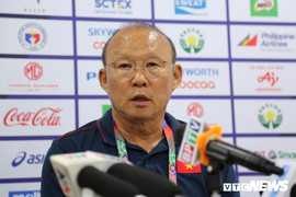 HLV Park Hang Seo: 'Thoáng xao nhãng, thế là thành bàn thua'