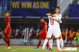 Thắng Indonesia 6-0, tuyển nữ Việt Nam vào bán kết SEA Games 30