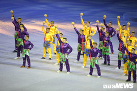 Những màn nghệ thuật ấn tượng trong khai mạc SEA Games 30