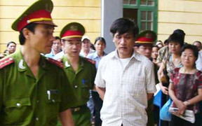 Hành trình 500 giờ đấu trí với tên sát nhân lì lợm