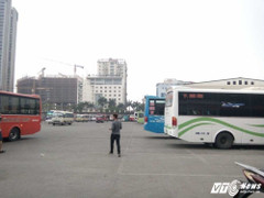 Ngày cuối cùng nghỉ Tết, bến xe đông đúc nhất Hà Nội đìu hiu lạ thường