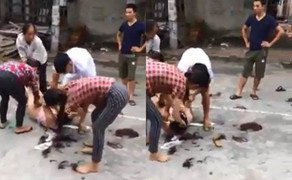 Nguyên nhân cô gái trẻ bị nhóm người lột đồ, cắt tóc đánh dã man ở Vĩnh Phúc