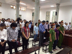 Bác bỏ đề nghị tạm hoãn phiên xét xử cựu ĐBQH Châu Thị Thu Nga