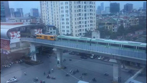 Sự thật 4 toa tàu Cát Linh - Hà Đông chạy thử ở đường sắt trên cao