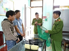 Khởi tố hai cậu cháu trộm chó, dùng súng bắn bị thương người dân Ninh Bình