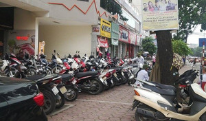 Hà Nội đề xuất tăng phí sử dụng lòng đường, hè phố
