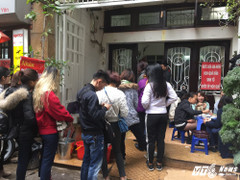 Thêm quán bún chửi nổi tiếng Hà Nội: Lần này là chửi người già