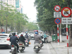 Đề nghị cấm Uber, Grab ở 11 tuyến phố Hà Nội