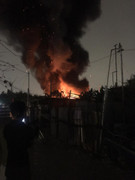 Cháy dữ dội tại xưởng tập kết đồng nát ở Hà Nội