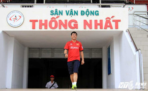 TP.HCM mưa lớn, tuyển Việt Nam hứa đá vì người hâm mộ