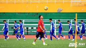 HLV Hữu Thắng tiếp tục dẫn tuyển Việt Nam: Niềm tin và tối hậu thư từ VFF