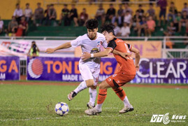 Nỗ lực tột cùng, Công Phượng ghi bàn 'cứu vãn sự nghiệp'