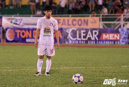 Clip: Mạo hiểm đá phạt đền kiểu panenka, Công Phượng ôm hận