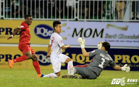 Thấm lời bầu Đức, HAGL nói không với bạo lực sân cỏ