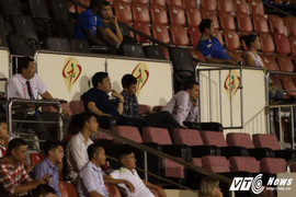 Đội nhà đá láo: Công Vinh bị 'chơi cho bõ ghét'?