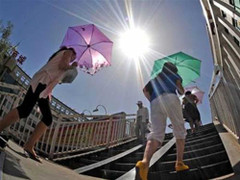 Bắc Bộ và Trung Bộ lại bước vào đợt nắng nóng oi bức 40 độ C