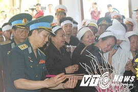 Nghẹn ngào nước mắt trong lễ viếng phi công Trần Quang Khải
