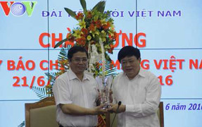 Trưởng ban Tổ chức Trung ương thăm và chúc mừng VOV