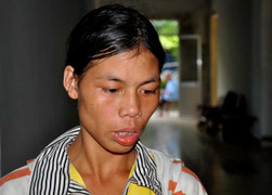 Cha ôm con nhảy lầu bệnh viện tự tử: Vợ chết lặng bên thi thể chồng, con