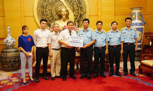 Ủng hộ gia đình các phi công Su30-MK2 và thành viên tổ bay Casa-212 220 triệu đồng