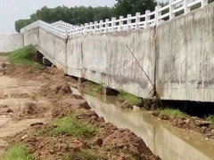 Chưa kịp nghiệm thu, cầu tiền tỉ đã bị sập gãy