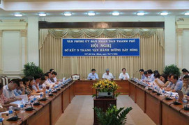 Hàng loạt sở, ngành vắng mặt buổi sơ kết đường dây nóng của Bí thư Thăng