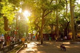 Nắng nóng gay gắt lan rộng toàn miền Bắc