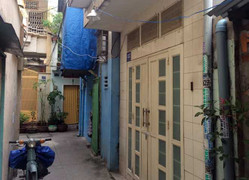 Giám đốc người Úc chết loã thể ở nhà riêng