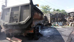 Bé gái 3 tuổi chết thương tâm trong chiếc xe cháy rụi