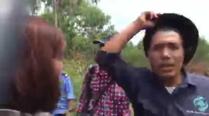 Tác nghiệp ở nhà máy xử lý chất thải, phóng viên bị nhóm người lạ mặt đánh