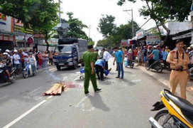 Xe cứu thương cán chết người rồi trốn khỏi hiện trường