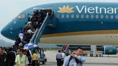 Vietnam Airlines dừng 4 chuyến bay do thời tiết xấu