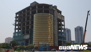 Cao ốc siêu sang trăm triệu USD ở Hà Nội phơi sương nhiều năm