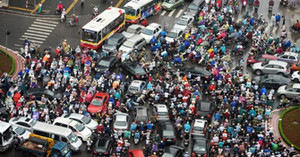 Nhiều tranh cãi về quản lý xe máy: Phát triển, hạn chế hay cấm?