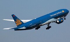Doanh thu Vietnam Airlines tăng 18,1%, lãi giảm 12,7%