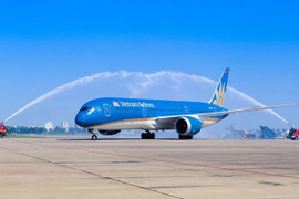 Cổ phiếu Vietnam Airlines tăng mạnh, 'ông lớn' ngân hàng xả hàng chốt lời