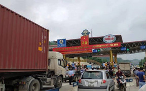 Bị dân phản đối gay gắt, BOT Hoà Lạc – Hoà Bình xả trạm liên tục