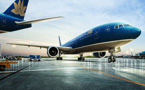 Vietnam Airlines lùi giờ nhiều chuyến bay vì bão Tapah