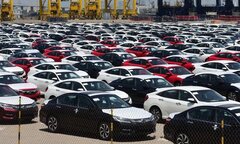 Hơn 400 ôtô ngoại tràn vào Việt Nam mỗi ngày