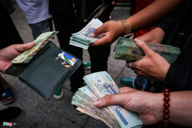 Chính phủ chi hơn 10 tỷ USD để trả nợ từ đầu năm