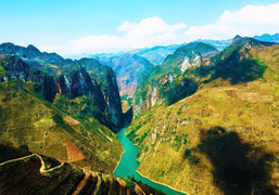 Sông Nho Quế - Dải lụa xanh giữa 'miền đá khát'