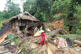 Người dân Hà Giang khắc phục hậu quả sau cơn lũ lịch sử