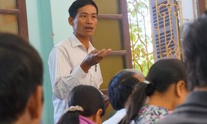 Hàng trăm phụ huynh ở Thanh Hóa phản đối sáp nhập trường