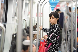 Vợ thay đổi nhan sắc khiến chồng cũ từng bỏ rơi xin quay lại