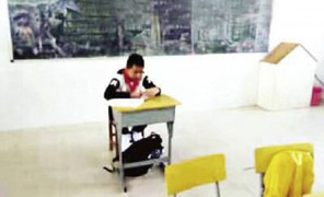 Giáo viên Trung Quốc bắt học sinh bị ung thư ngồi tách biệt