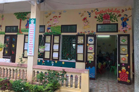 Bé 4 tuổi bị buộc dây vào người, Phòng giáo dục: Cô giáo muốn đảm bảo an toàn khi bé 'quá tăng động'