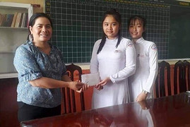 Quảng Trị: Bốn nữ sinh nhặt được tiền trả lại người đánh rơi