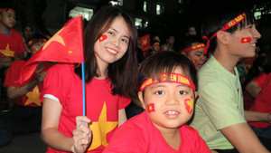 Bà bầu tại bệnh viện phụ sản háo hức chờ xem Việt Nam đấu Malaysia