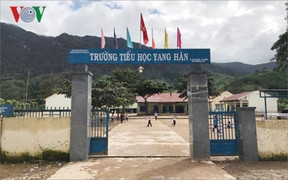 Hiệu trưởng tự ý chia 135 triệu đồng tiền hỗ trợ học sinh nghèo cho giáo viên